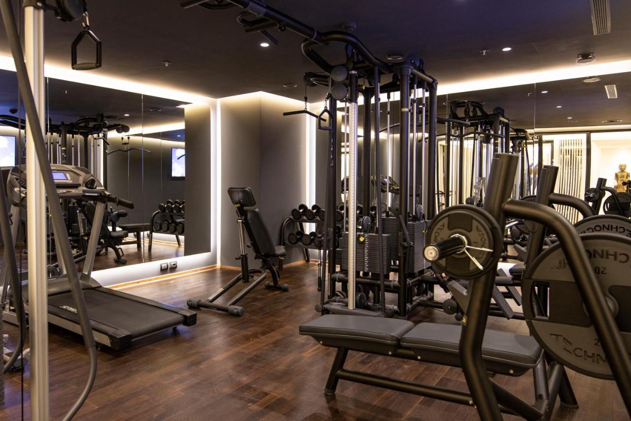 Xheko Imperial Luxury Hotel & Spa ティラナ エクステリア 写真 The gym at the hotel