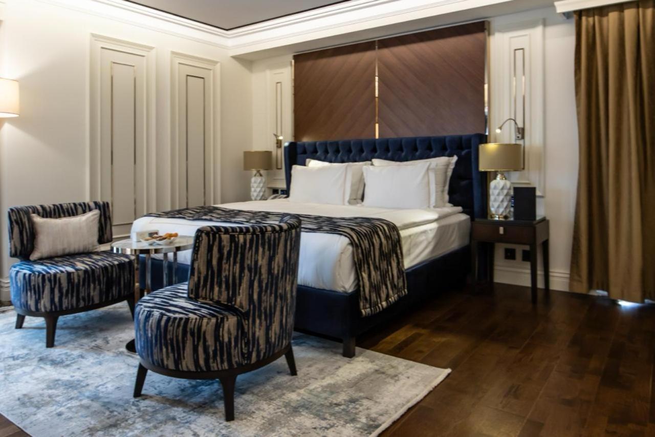 Xheko Imperial Luxury Hotel & Spa ティラナ エクステリア 写真 A bedroom at the hotel