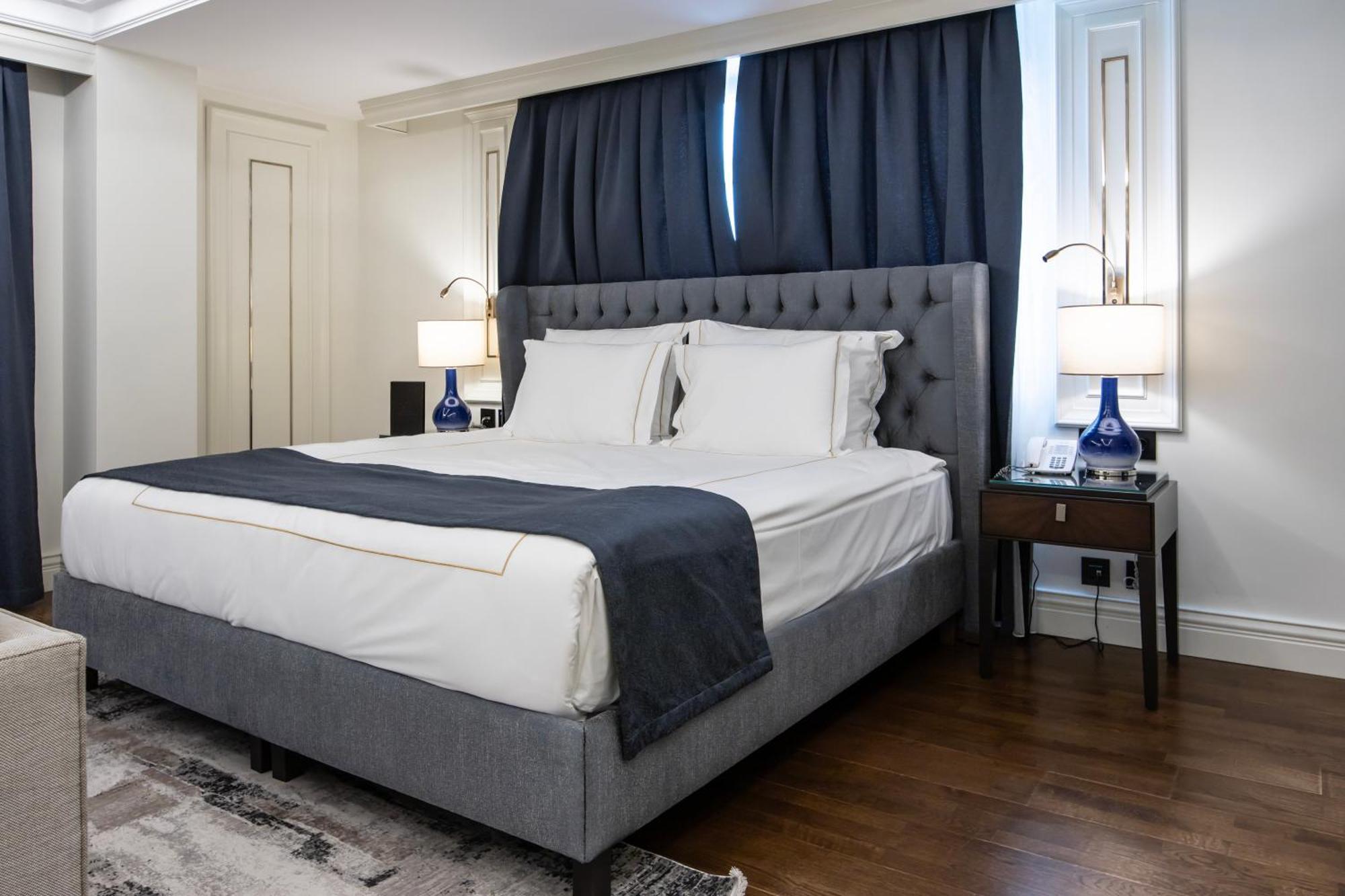 Xheko Imperial Luxury Hotel & Spa ティラナ エクステリア 写真 A bedroom at the hotel