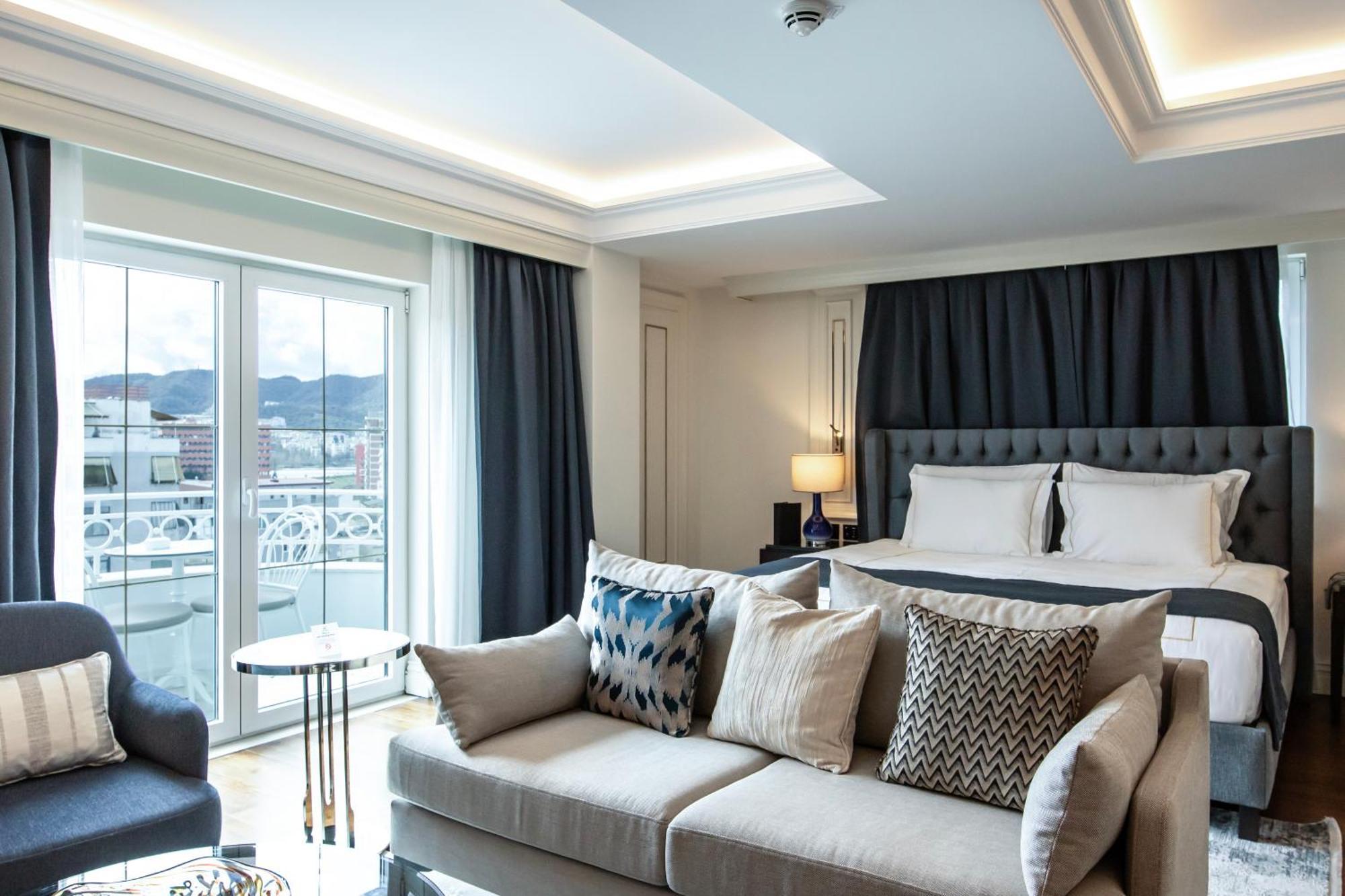 Xheko Imperial Luxury Hotel & Spa ティラナ エクステリア 写真 Suite