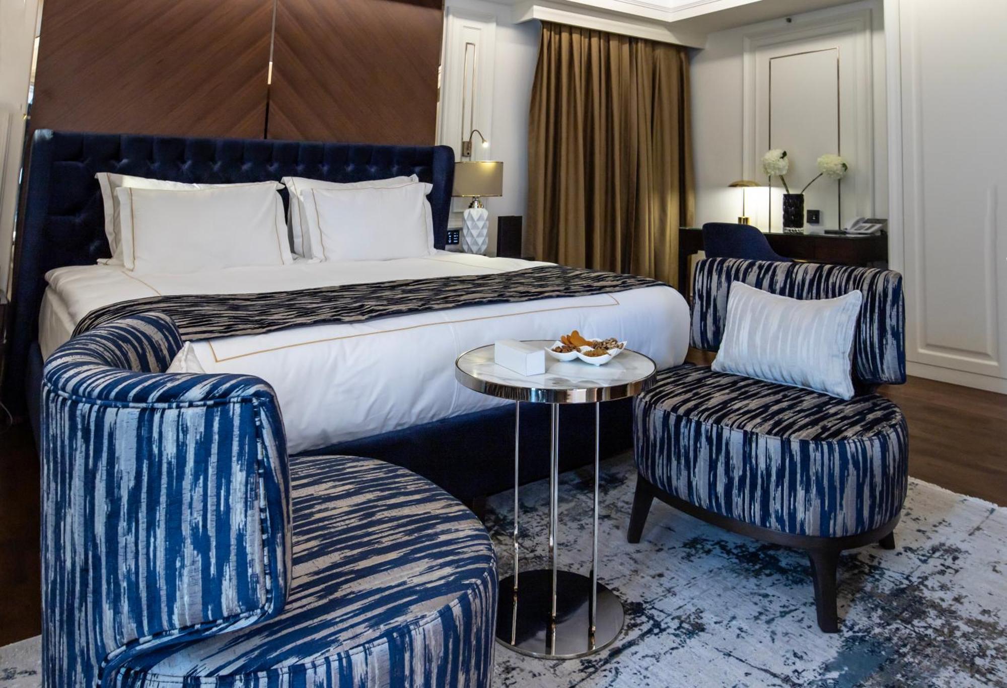 Xheko Imperial Luxury Hotel & Spa ティラナ エクステリア 写真 A bedroom at the hotel