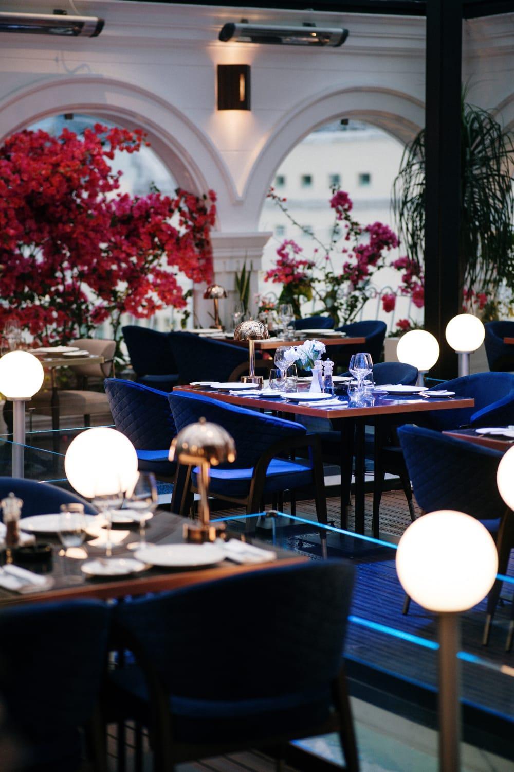 Xheko Imperial Luxury Hotel & Spa ティラナ エクステリア 写真 The interior of the restaurant