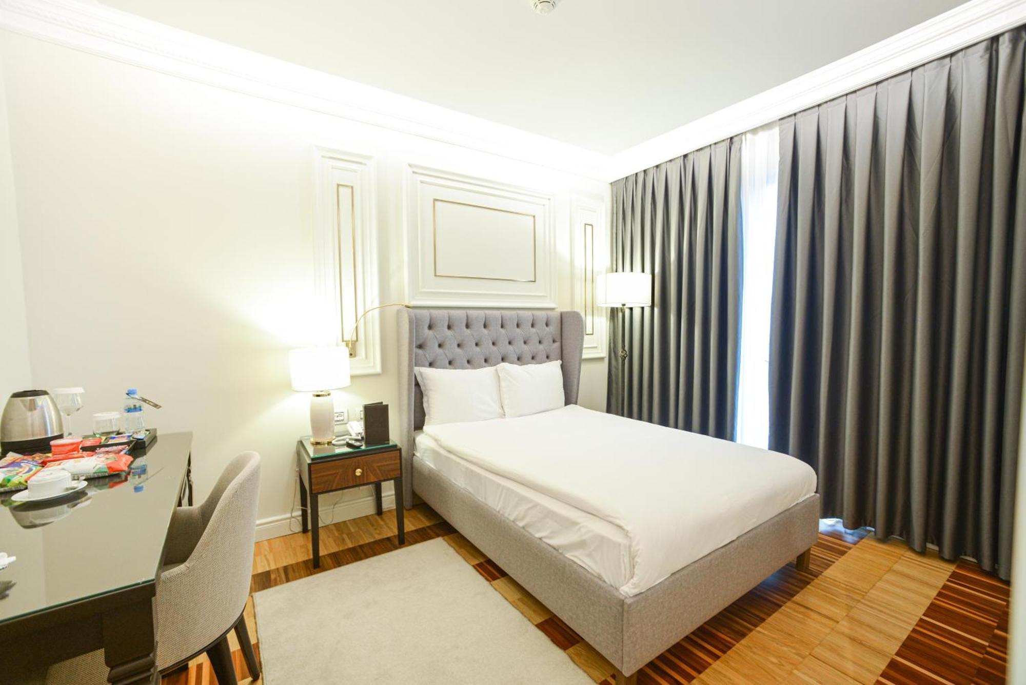 Xheko Imperial Luxury Hotel & Spa ティラナ エクステリア 写真