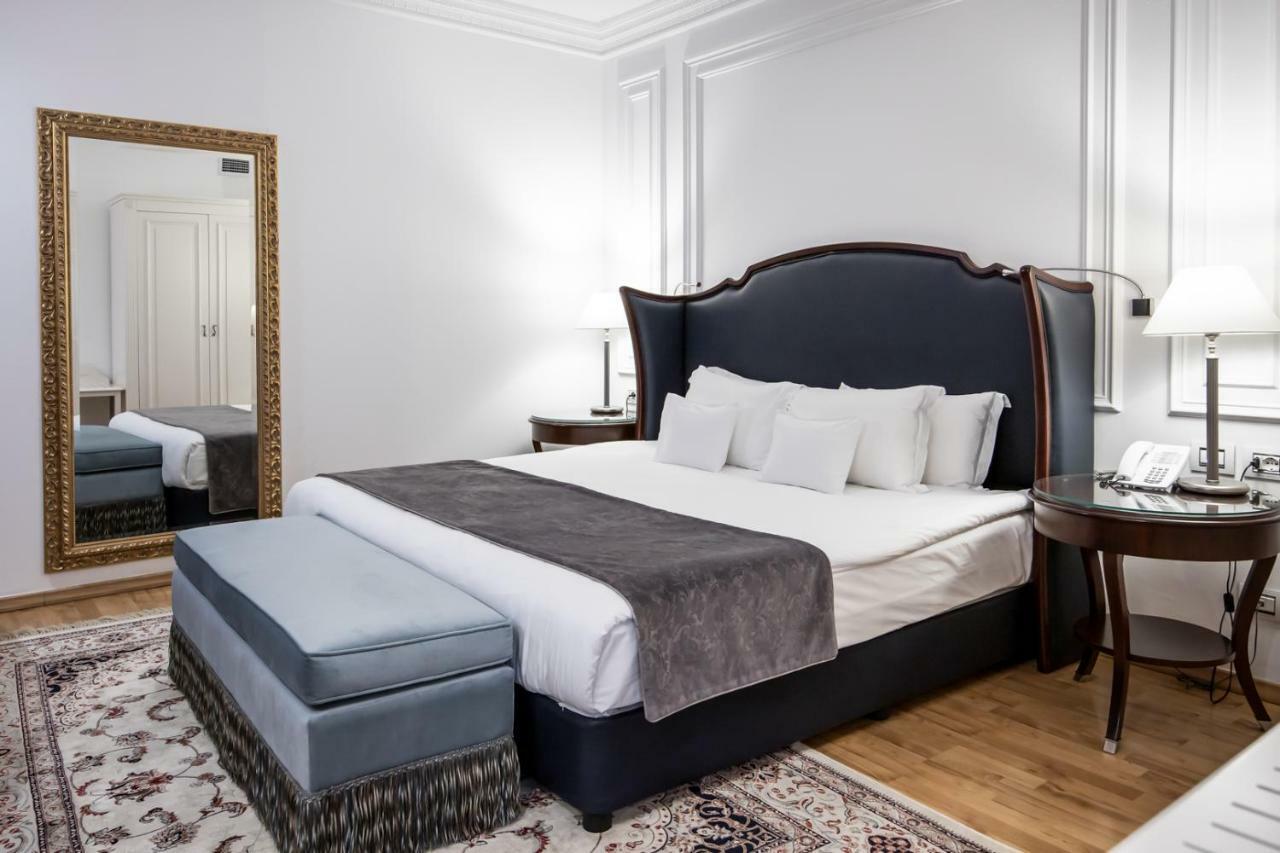 Xheko Imperial Luxury Hotel & Spa ティラナ エクステリア 写真 A bedroom at the hotel